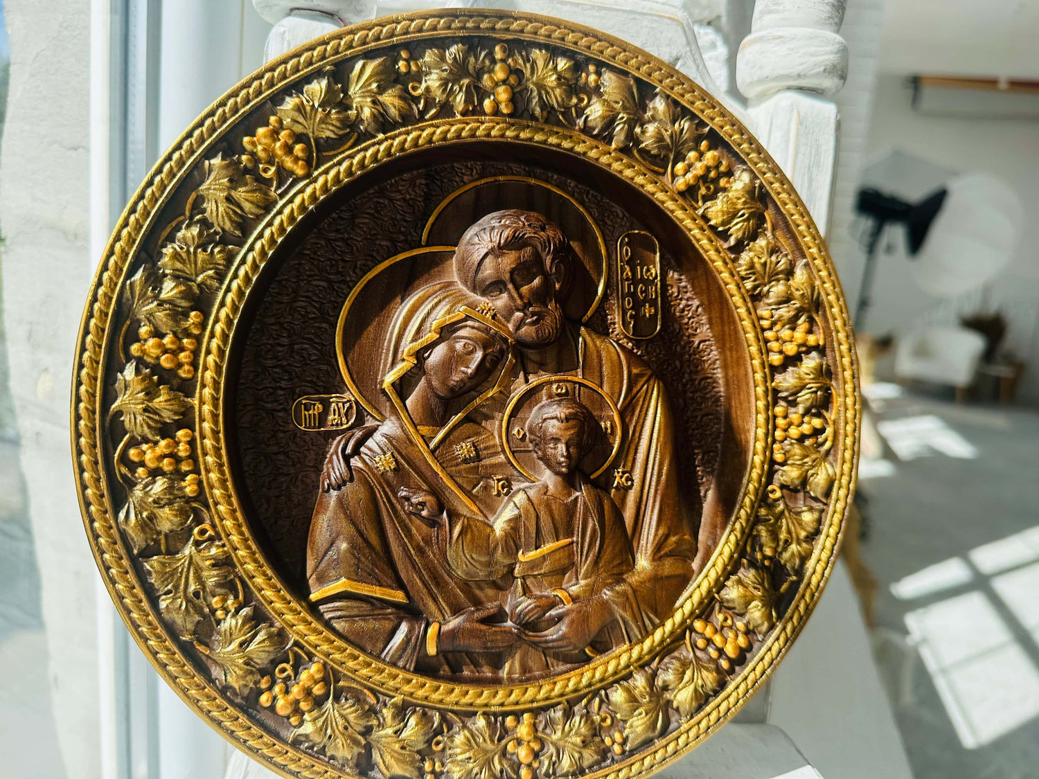 Holy Family round - Kozak Work Shop