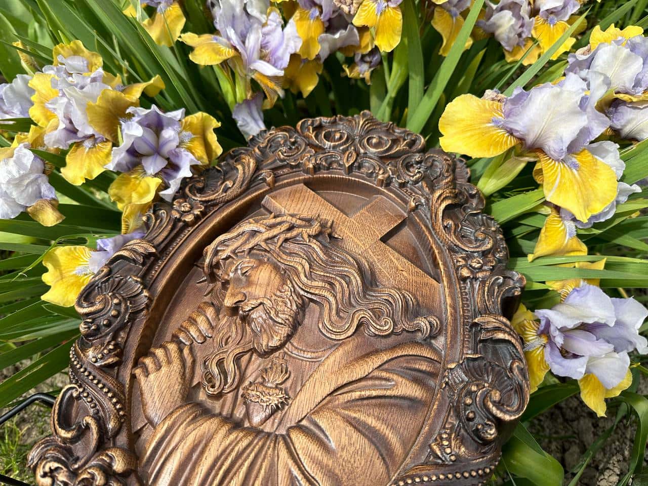 Jesus  wearing the crown of Thorns - Kozak Work Shop