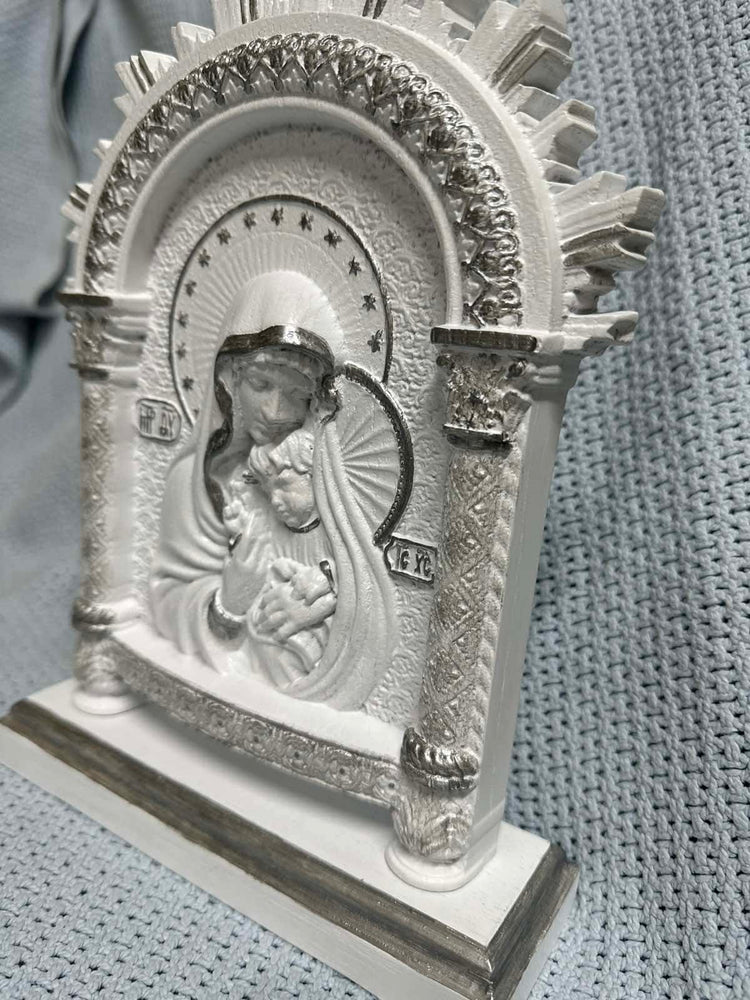 Virgin Mary on the stand - Kozak Work Shop