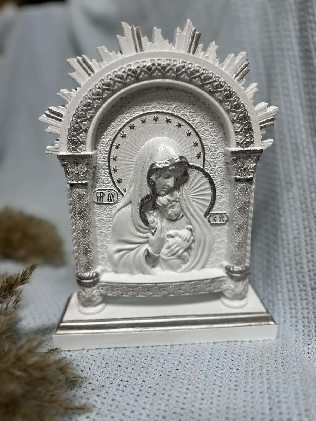 Virgin Mary on the stand - Kozak Work Shop
