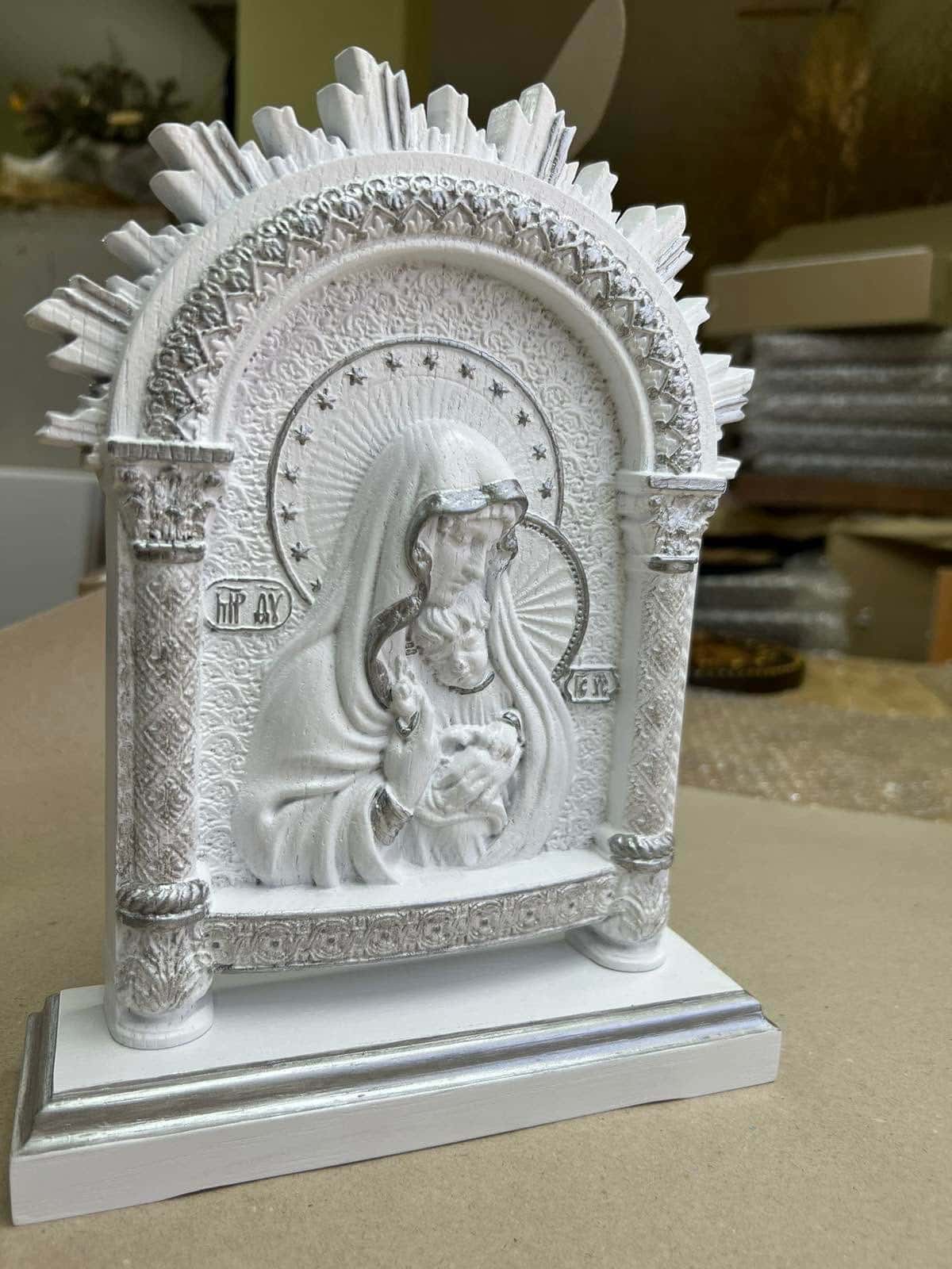 Virgin Mary on the stand - Kozak Work Shop