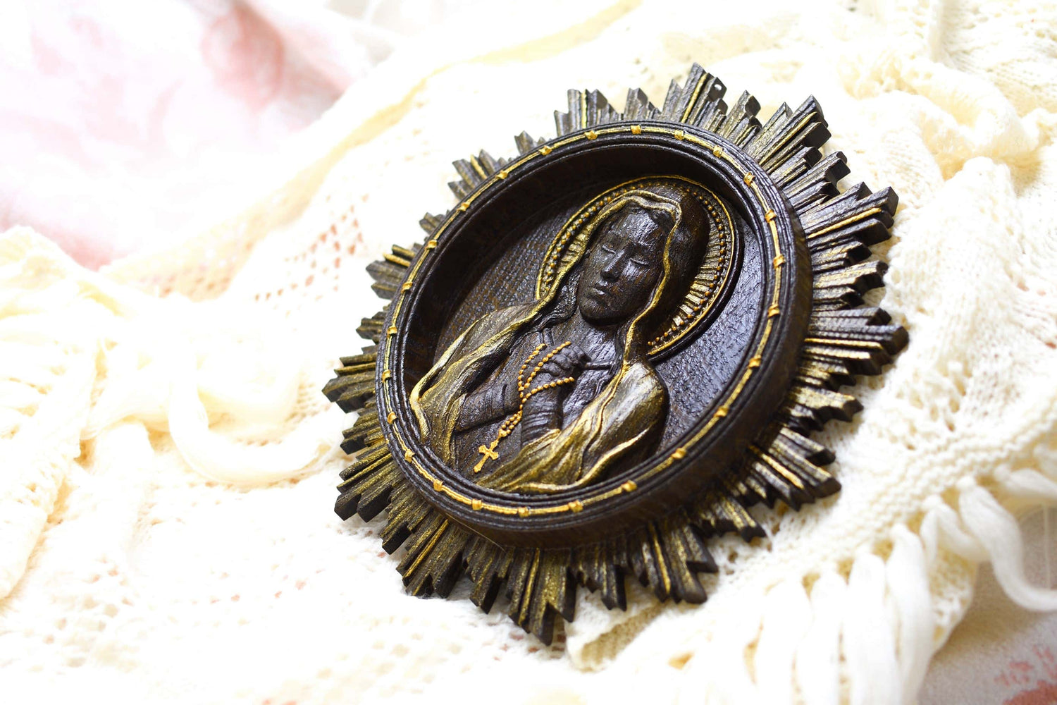 Virgin Mary with shinning - Kozak Work Shop