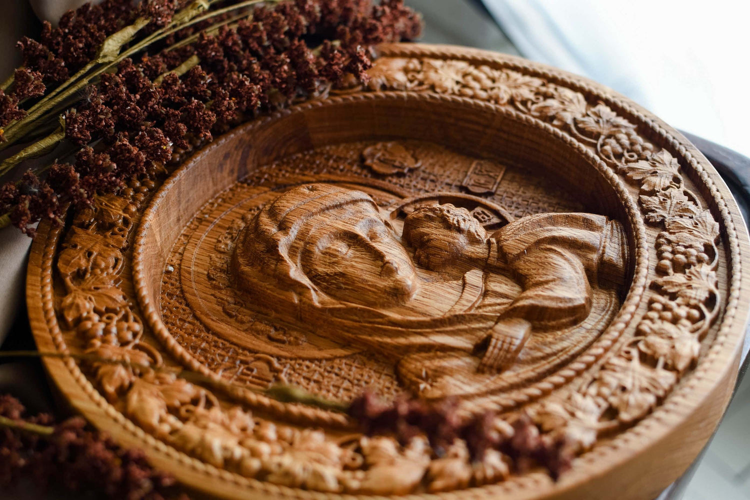 Virgin Mary and Baby Jesus Round sculpture - Kozak Work Shop