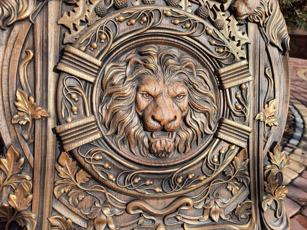 Lion Head Squared Wooden Carved Plaque 235