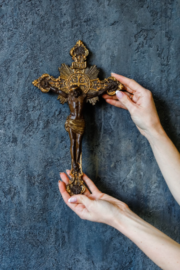 Wall Wooden Carved Jesus Crucifix 6x10 inches