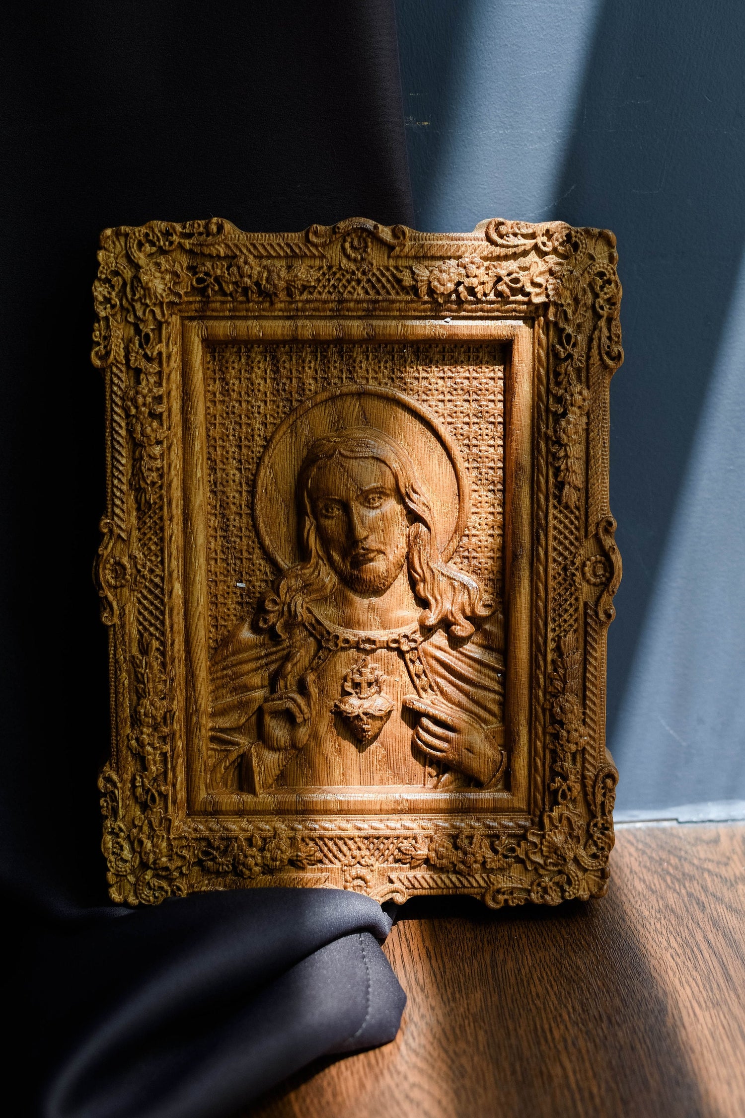 Sacred Heart of Jesus Wooden Image Floral Design