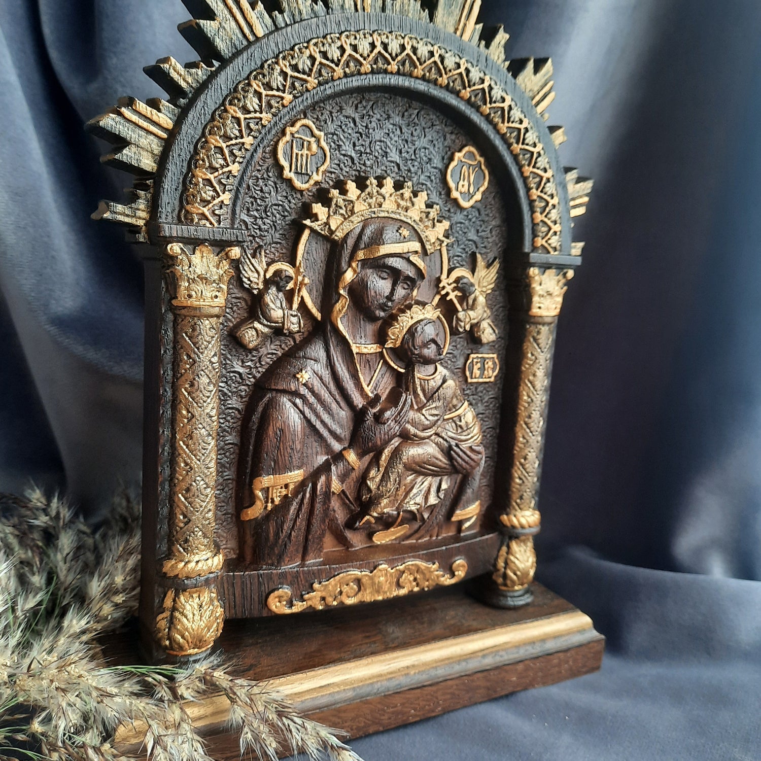 Our Lady of Perpetual Help on the stand