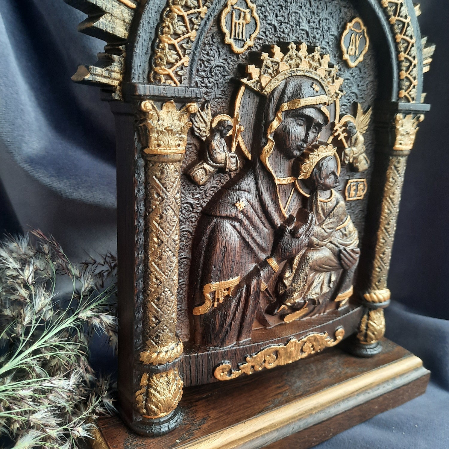 Our Lady of Perpetual Help on the stand