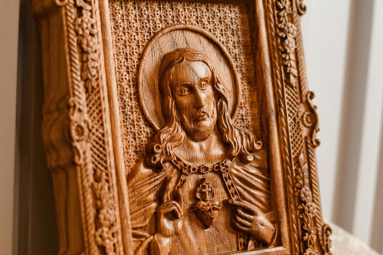 Sacred Heart of Jesus Wooden Image Floral Design