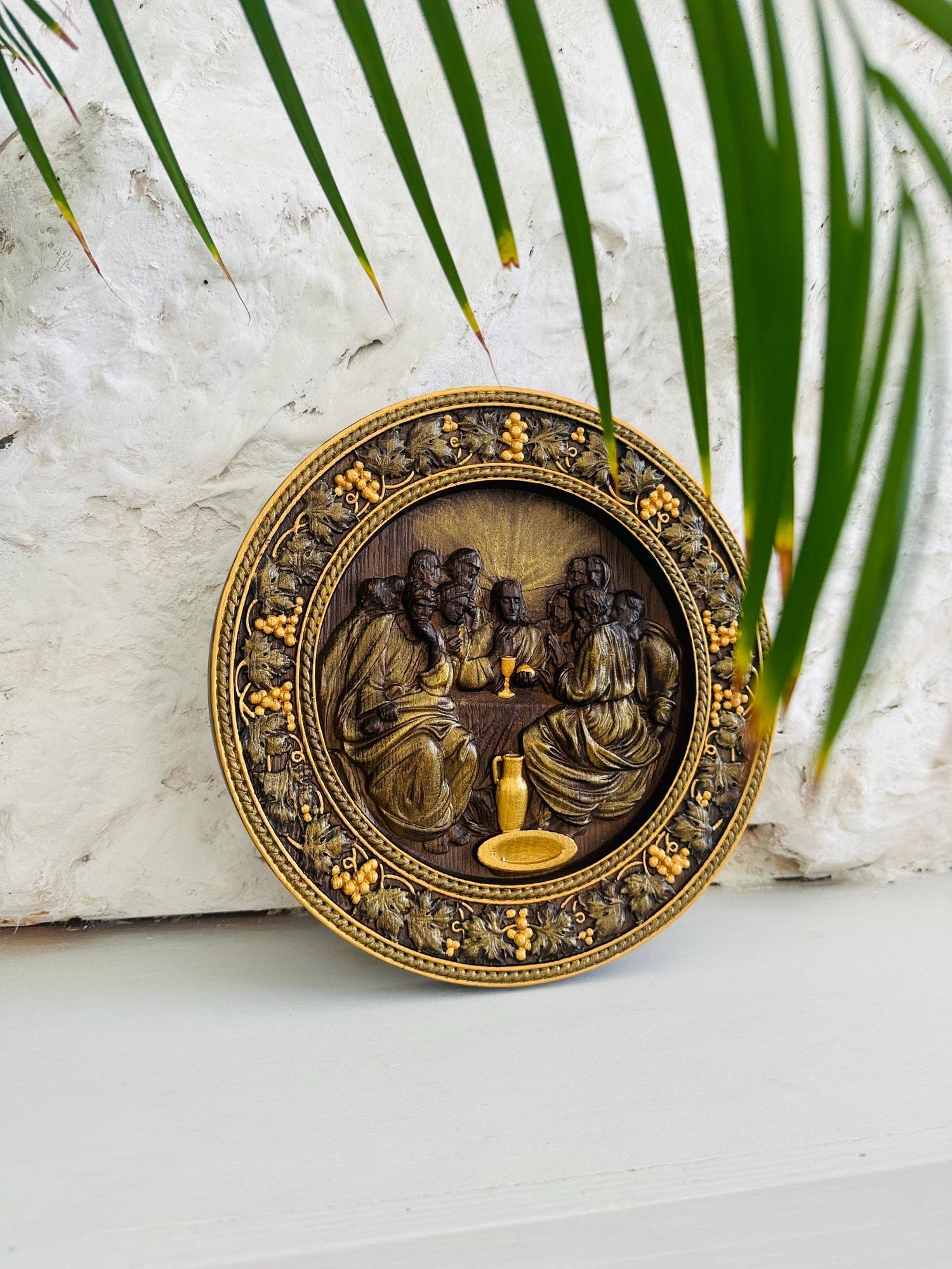 Round Last Supper Wooden Carved Plaque
