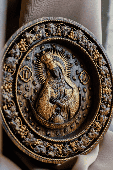 Blessed Our Lady of Ostra Brama Round Sculpture - Kozak Work Shop